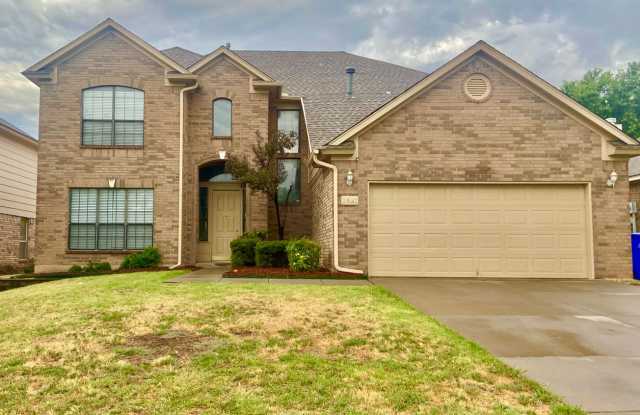 Large 3 Bed 3 Bath Home with an Office in Norman Schools! photos photos