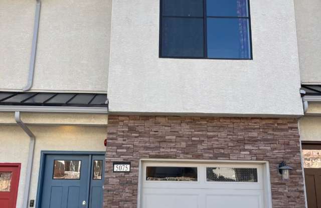 Upscale North Reno Stunner Close to UNR photos photos