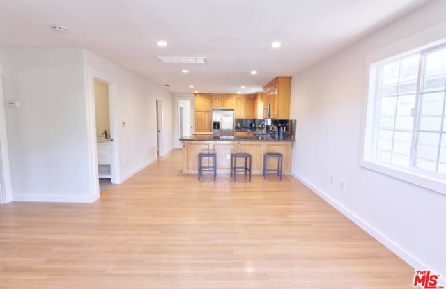 3009 GLENHURST Avenue Gallery 4