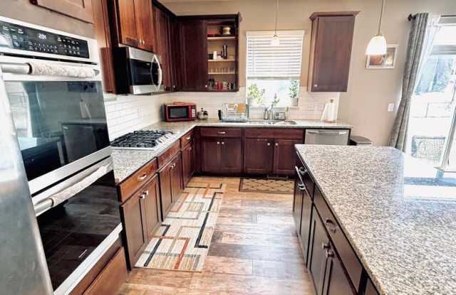 Solar Home!  Beautiful 4bed/3bath Single Family Home in Shakopee photos photos
