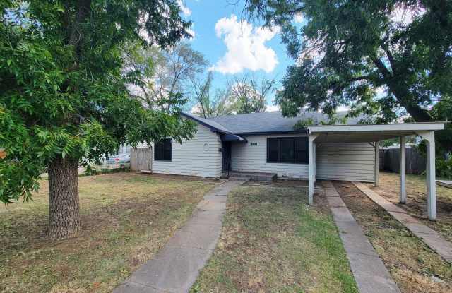 Adorable 3 Bedroom in Great Location! Move in Special! Half off First Month! photos photos