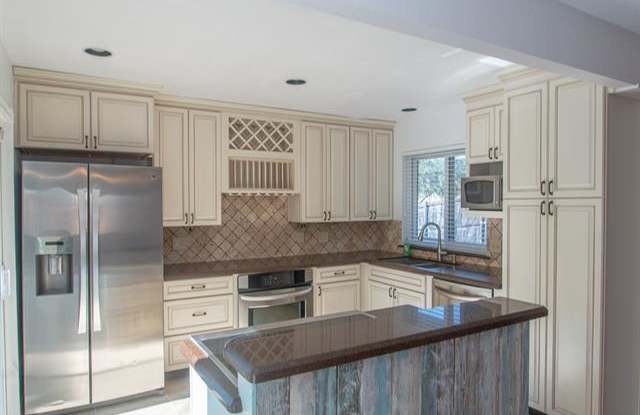 3723 Clover Hill Lane Gallery 4