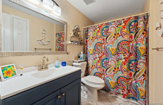 250 SE Four Winds Drive Gallery 4