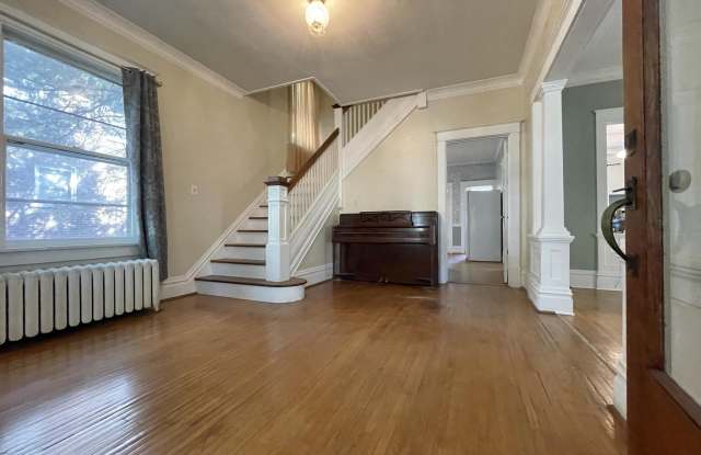 1616 W BARKER Avenue Gallery 3