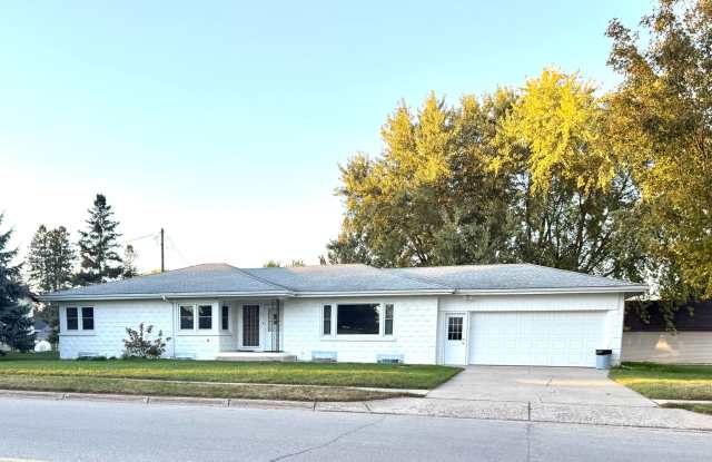 Four bedroom home located in Eyota MN photos photos