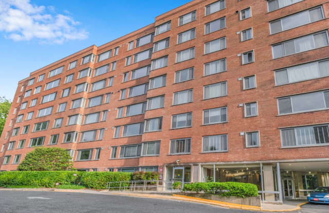 Charming 2 BR/1 BA Condo in Cathedral Heights! photos photos