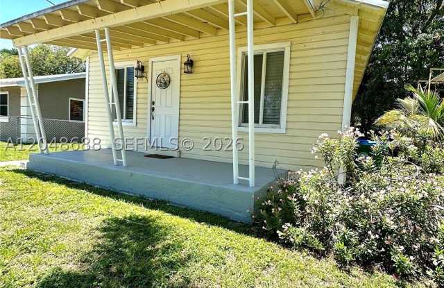 3611 OAK AV photos photos