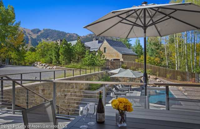 110 Red Mountain Gallery 2