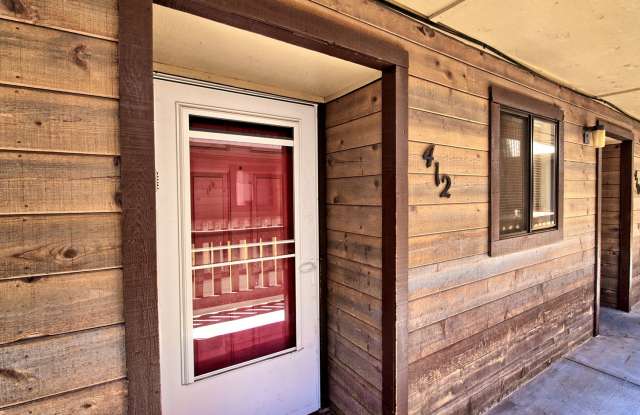 Cozy 2-Bedroom Condo Near CMU  St. Mary’s – Great Amenities! photos photos