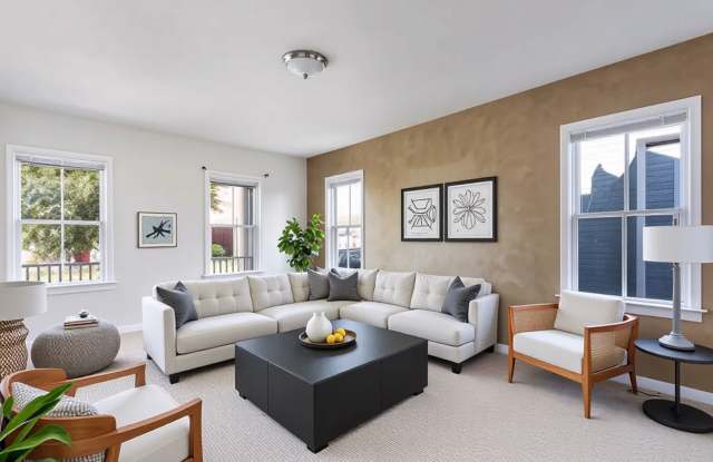 BEAUTIFUL HOME IN HISTORIC MANCHESTER DISTRICT Gallery 3