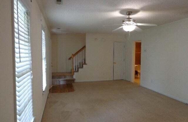 Beautiful 4 Bedroom Home-122 Archdale Drive Gallery 3