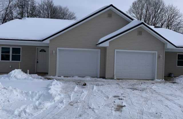 New Large 2-bedroom Guilford Lake photos photos