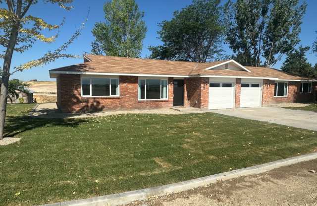 Style and Class....2 Bedroom, 1 bath , 1 Car Garage....Meets Open Air and Outside Space photos photos