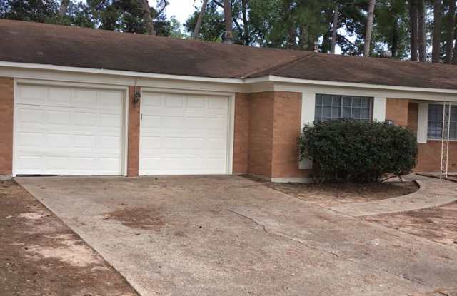 3/1.5 SOUTHERN HILLS/RIDGEWOOD. FRESH PAINT. NICE. CLEAN. photos photos