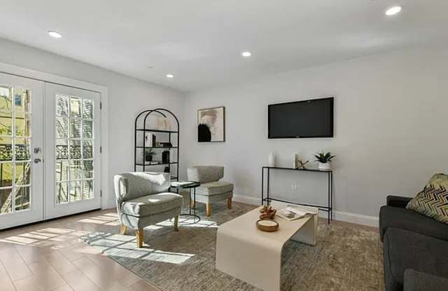 185 Maverick St Apt 2 Gallery 2