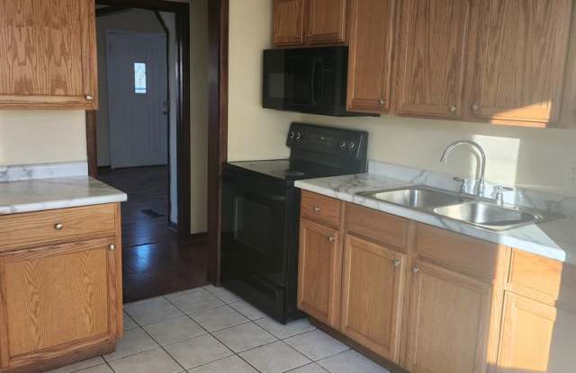 3 Bedroom House - 1908 Hillcrest Road, Winnebago County, IL 61108