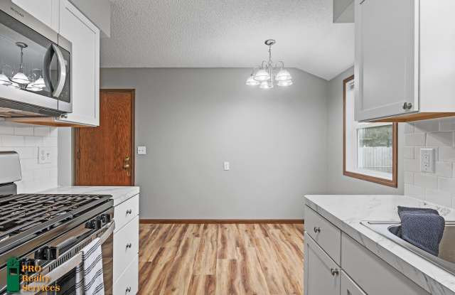 Recently Remodeled 4 Bedroom Home Gallery 4