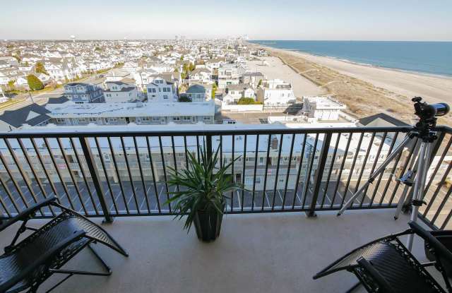 9100 Beach Ave - 9100 Beach Avenue, Margate City, NJ 08402