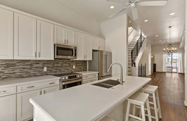 Beautiful Tri-level Tempe Townhouse with 3 beds  3 baths! photos photos