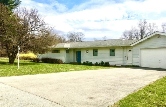 10 Randall Hts - 10 Randall Heights, Middletown, NY 10940
