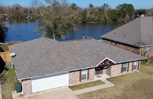 3B/2B Home Available in Lake Marie Subdivision-Available 11/13/2026 Gallery 1