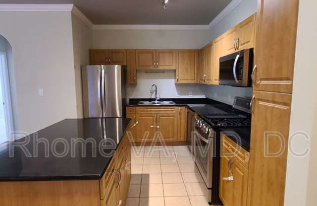 12937 Centre Park Cir Gallery 4