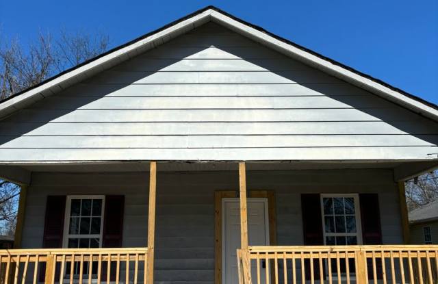 Centrally located 3/1 house - 2011 Windsor Street, Chattanooga, TN 37406 Centrally located 3/1 house - 2011 Windsor Street, Chattanooga, TN 37406