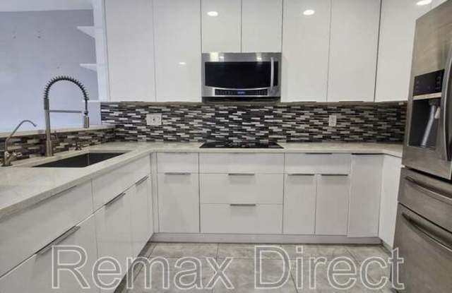 331 Cypress Way W Gallery 3