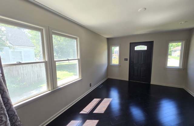Welcome to this beautifully updated 3-bedroom, 1-bath Cape Cod nestled in the heart of St. Matthews—one of Louisville’s most sought-after and convenient neighborhoods! Gallery 4