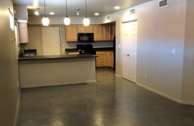 710 North Dodge Boulevard Gallery 4