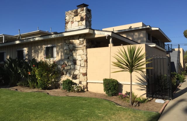 10634 S Crenshaw Blvd - 10634 Crenshaw Boulevard, Inglewood, CA 90303