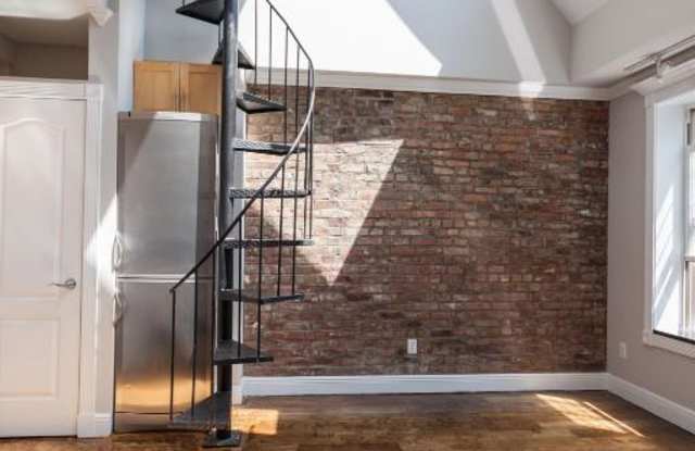 350 W 21ST ST. - 350 West 21st Street, New York City, NY 10011
