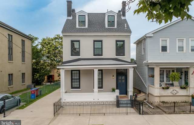 327 WOOD Street photos photos