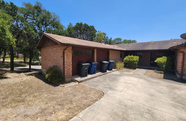 Walk to New Braunfels High School / Water Included / Deck / Fireplace / No Carpet /NBISD *2 weeks free rent* Gallery 4