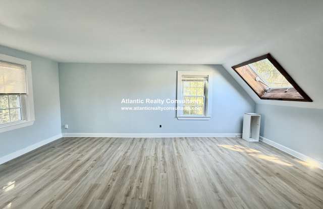256 Lowell Ave - 256 Lowell Avenue, Newton, MA 02460
