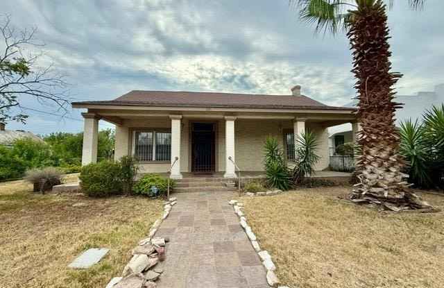 583 Monroe St. photos photos