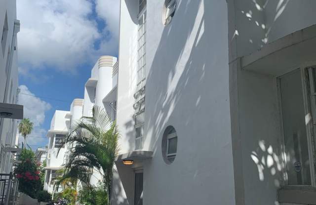 Charming 2 Bed / 2 Bath in Prime South Beach photos photos