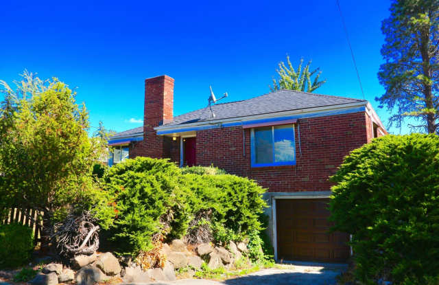 Cozy Seward Park Home with Large Yard! photos photos Cozy Seward Park Home with Large Yard! photos photos