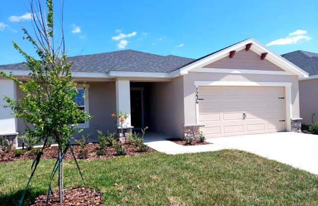 Beautiful 4 Bedroom, 2 Bathroom House photos photos