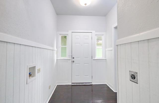 223 Rigsby Avenue Gallery 4