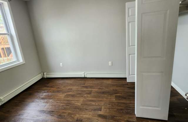 313 Court St Gallery 2
