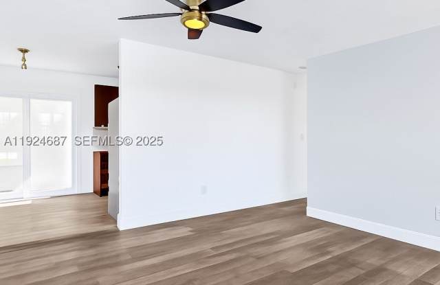 1520 NE 14th Ter Gallery 4