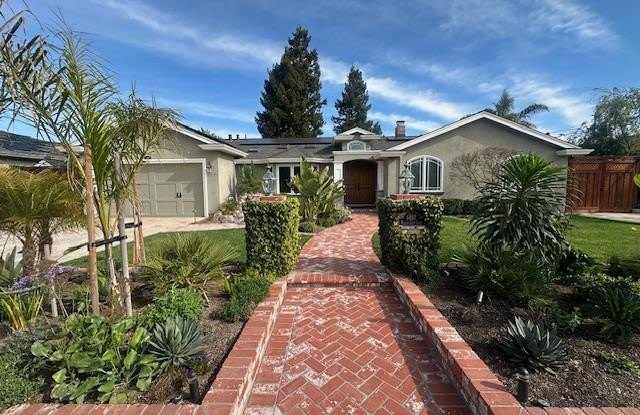 1487 Fallen Leaf LN photos photos