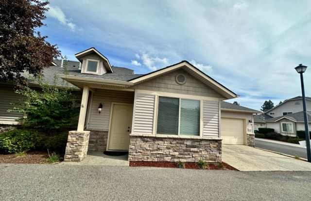 Cute little gated community 3 bed 2.5 bath unit. photos photos