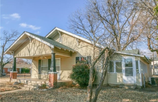 301 Keith Street - 301 Keith Street, Norman, OK 73069