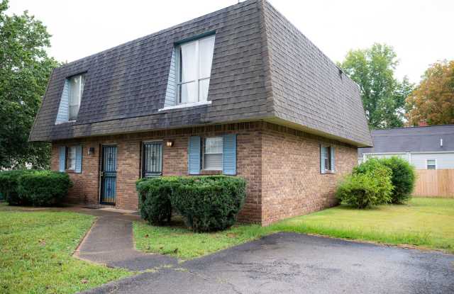 Centrally located between downtown and East Brainerd - 2 bed, 1.5 bath, Duplex! photos photos