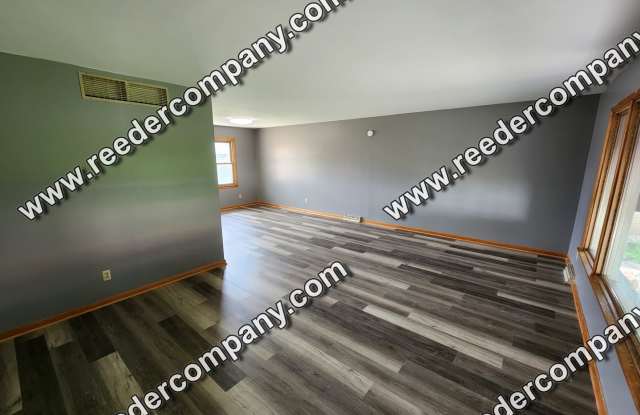 Spacious/Newly renovated 3 bedroom 2 bathroom house Gallery 3