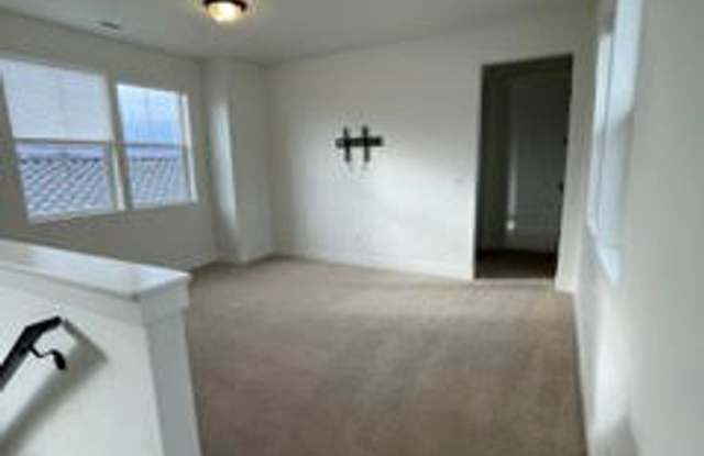 Beautiful Single Home with Warmth, Space & Modern Style In Desert Color! Gallery 4