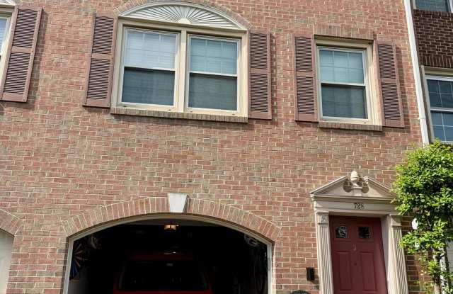 728 West Glebe Road - 728 West Glebe Road, Alexandria, VA 22305 728 West Glebe Road - 728 West Glebe Road, Alexandria, VA 22305