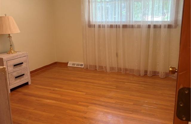 6894 Lalemant Drive Gallery 4